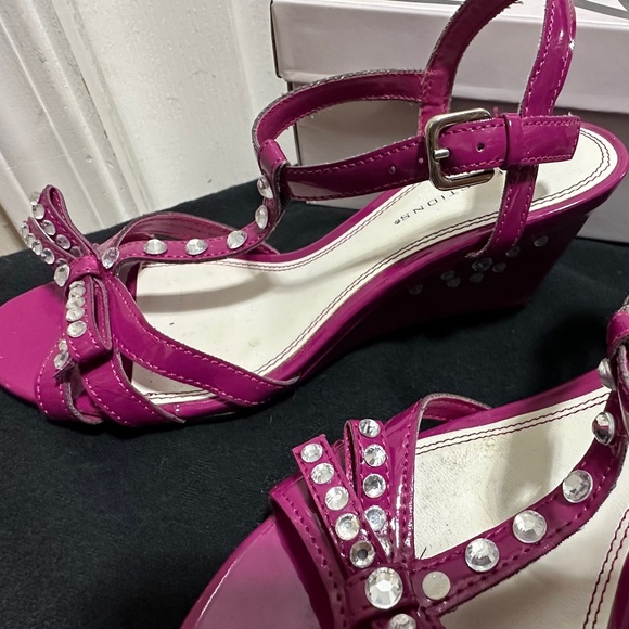 Purple Sz 5 bedazzled heels - Picture 4 of 13